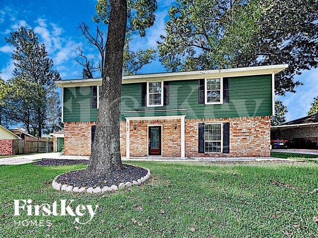 Building Photo - 10122 Woodhollow Dr