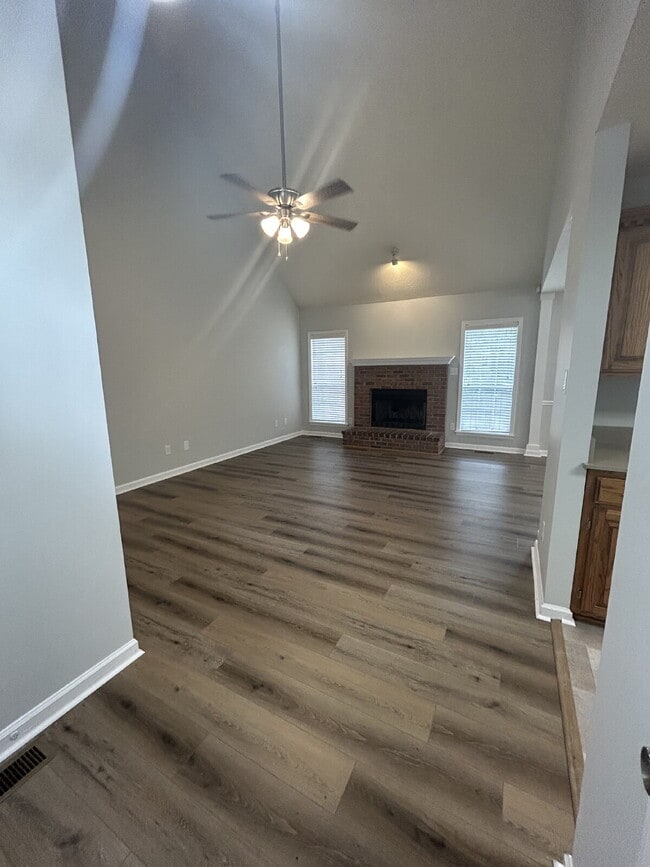 Photo - 158 Pennington Pl