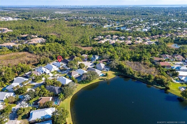 Photo - 920 NW Waterlily Pl