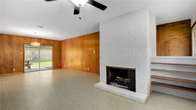 703 Buckingham Cir