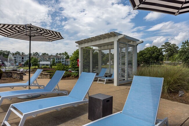 Lakeside Village Apartments