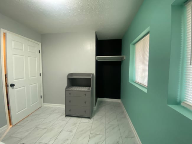 Photo - 1962 West Alex Bell Road