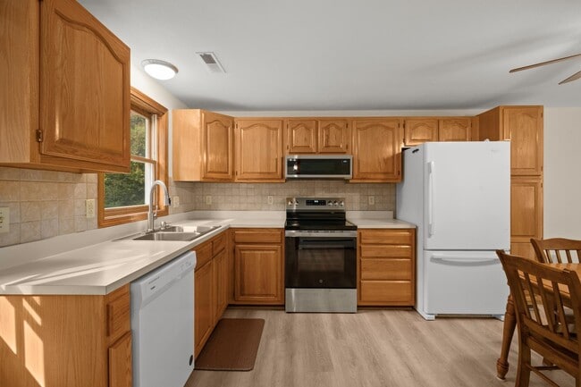 Photo - 53 Azarian Rd