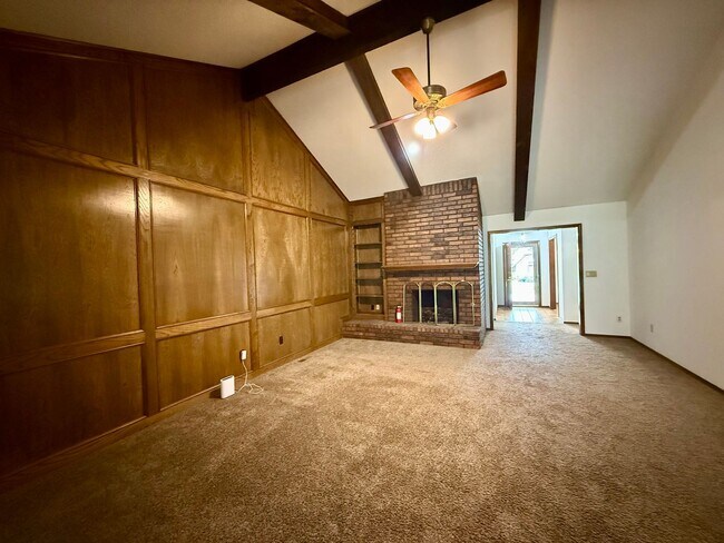 Photo - 4BD 2.5 Bath Pet Friendly
