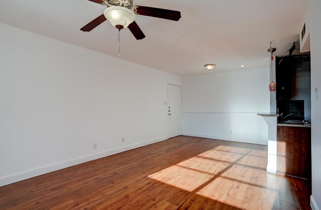 Photo - 4306 Avenue A Unit 106