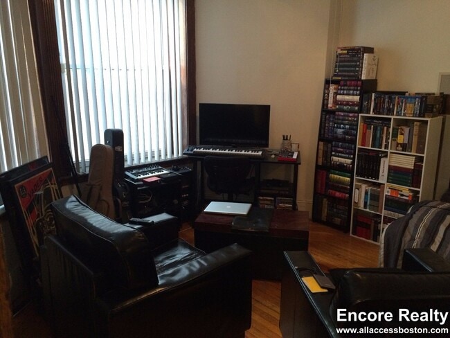 Photo - 26 Hemenway St Unit 1