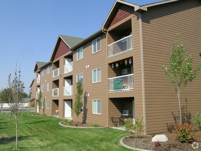 Twin Pines Apartments - Twin Pines Apartments