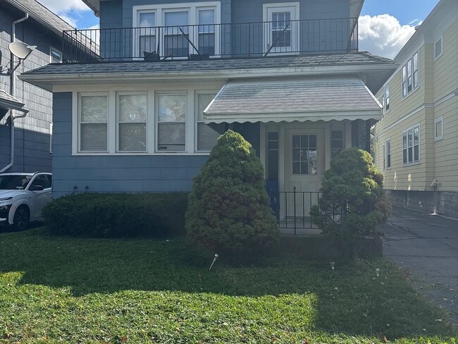 Building Photo - 275 Sterling Ave Unit Lower