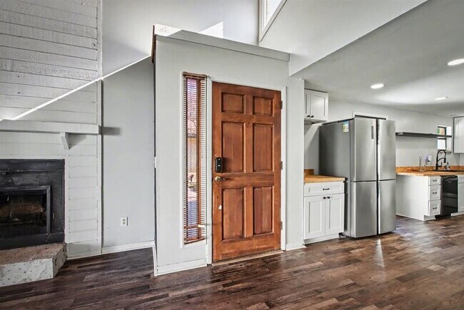 Photo - 569 Arcadia Dr