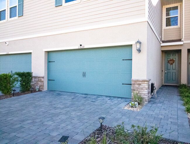 Photo - 11638 Woodleaf Dr Townhome