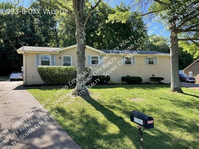 923-B Oak Vale Dr- - 923-B Oak Vale Dr- Apartment