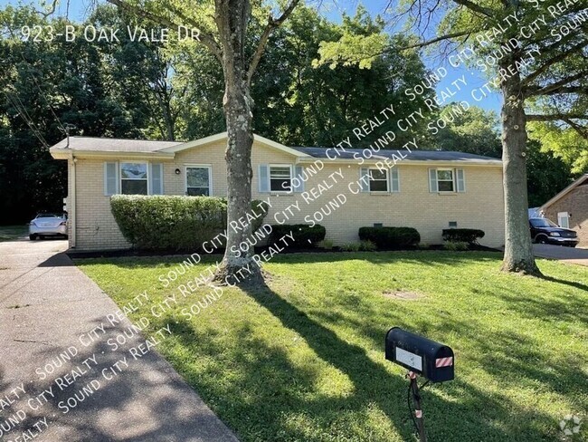 Building Photo - 923-B Oak Vale Dr- Rental