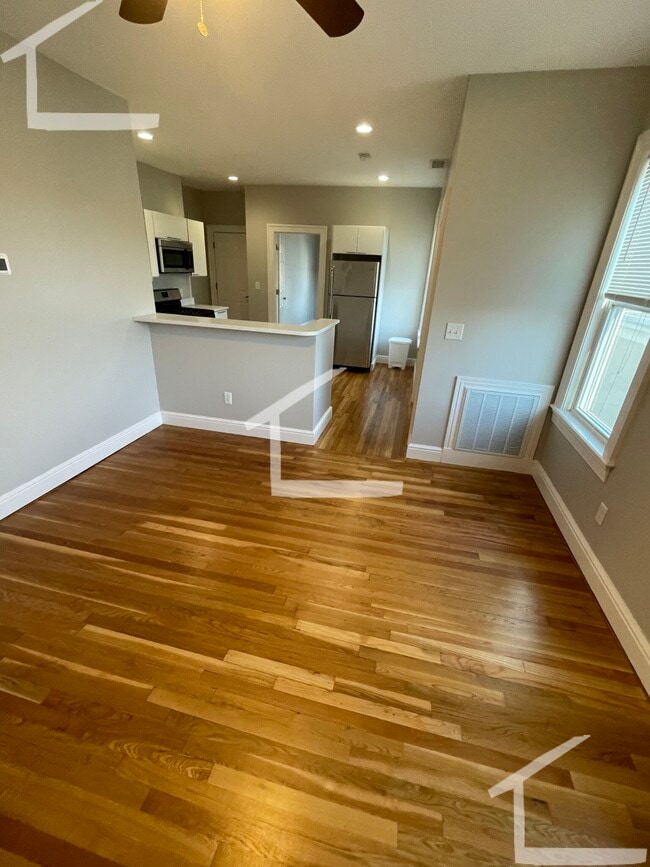 Photo - 166 Hampshire St