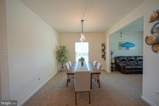 27 Carrington Wy