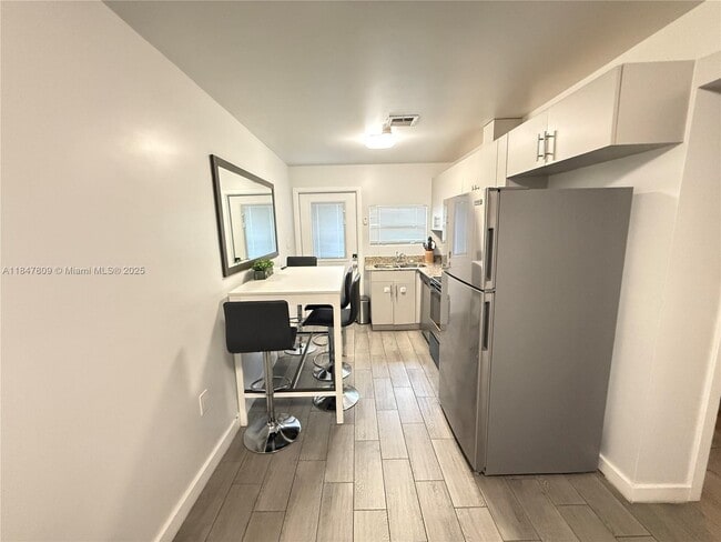 Photo - 1604 SW 9th St Unit B