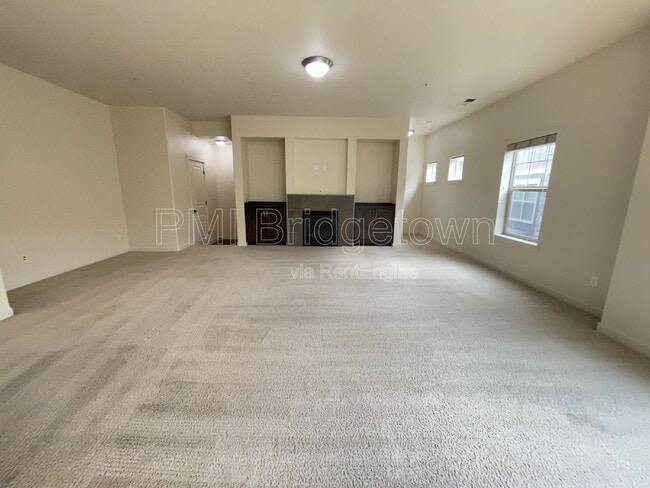 Photo - 659 NE Adwick Dr