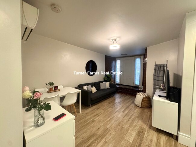 Photo - 91 Hudson St Unit A