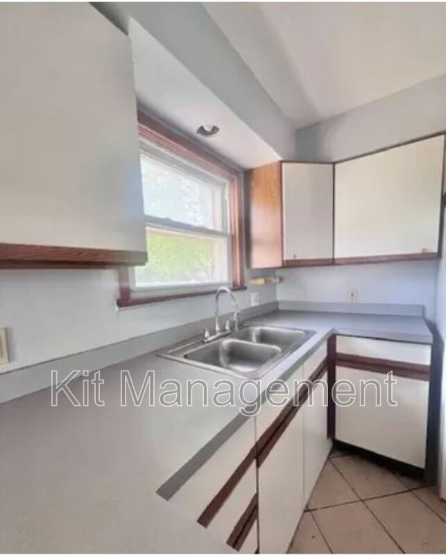 Photo - 2248 Broadway St Unidad Back