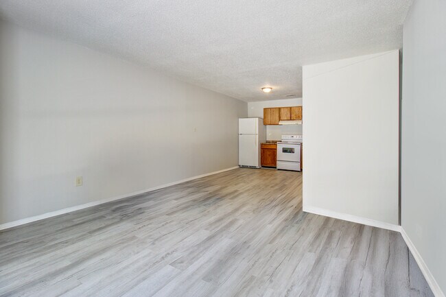 Photo - Lamplighter Apartments