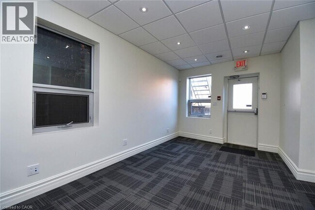 Photo - 329 King St E Unit 2