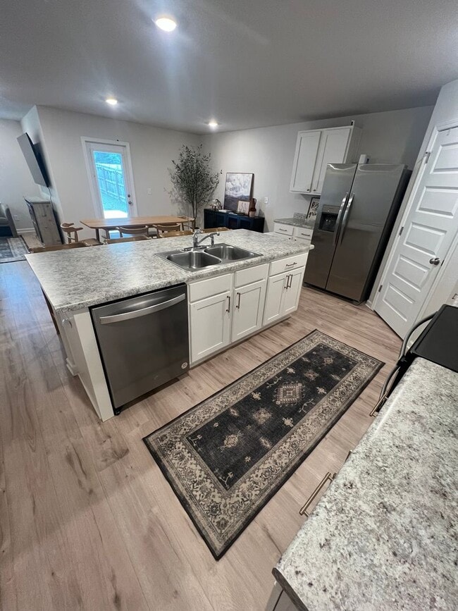Photo - Woodlands 4 bed 2 bath gem !