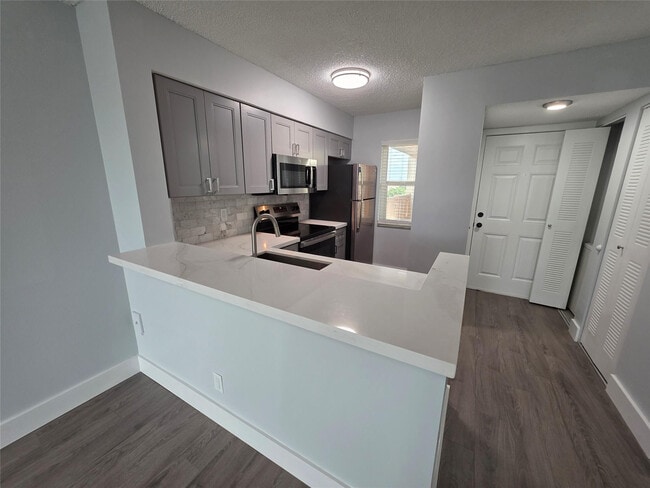 Photo - 2108 S Cypress Bend Dr Unit 505