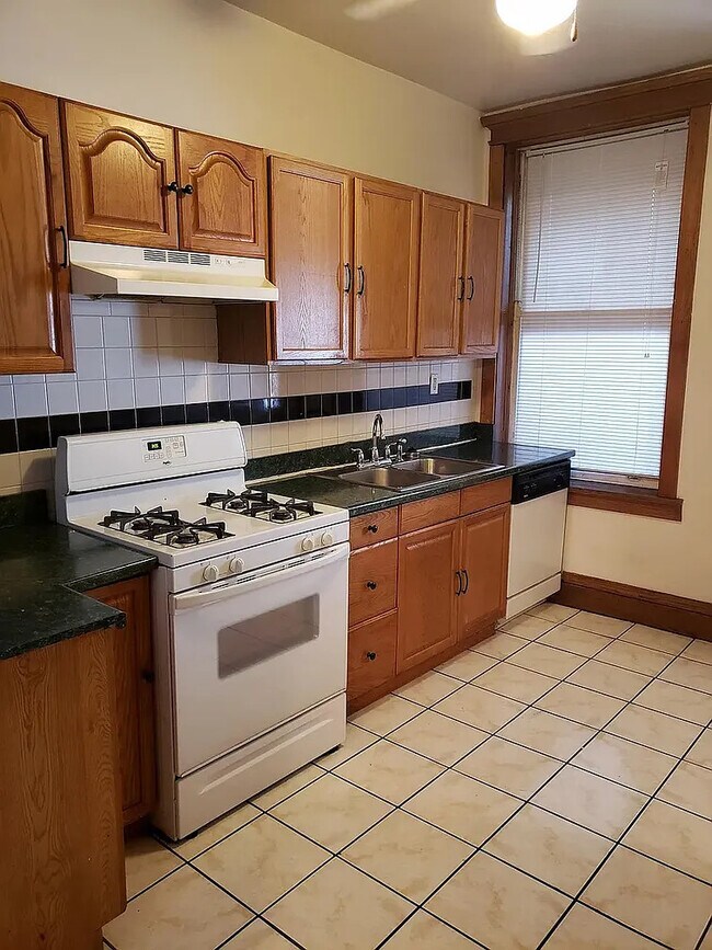 Photo - 5836 N Glenwood Ave Unit 1