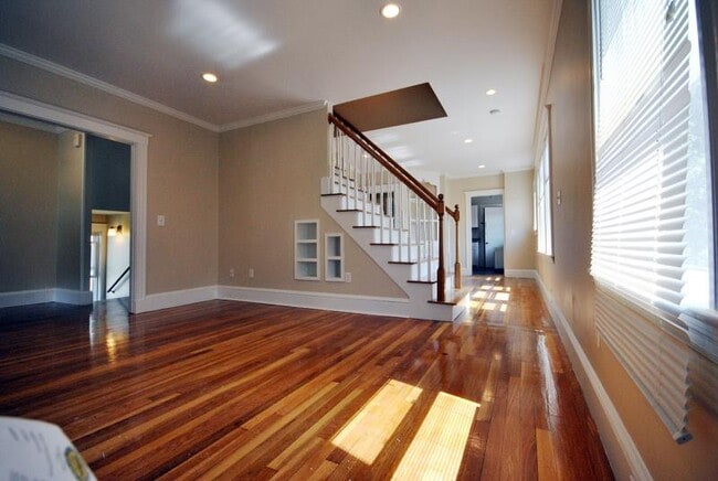 Photo - 25 Tip Top St Unit 2