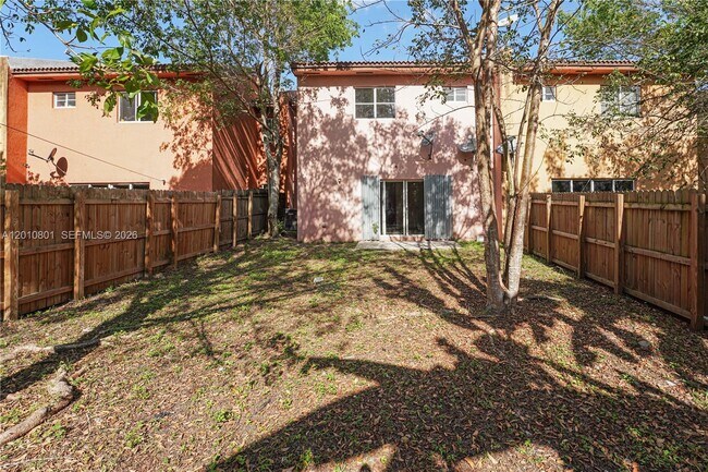 Building Photo - 631 SW 10th St