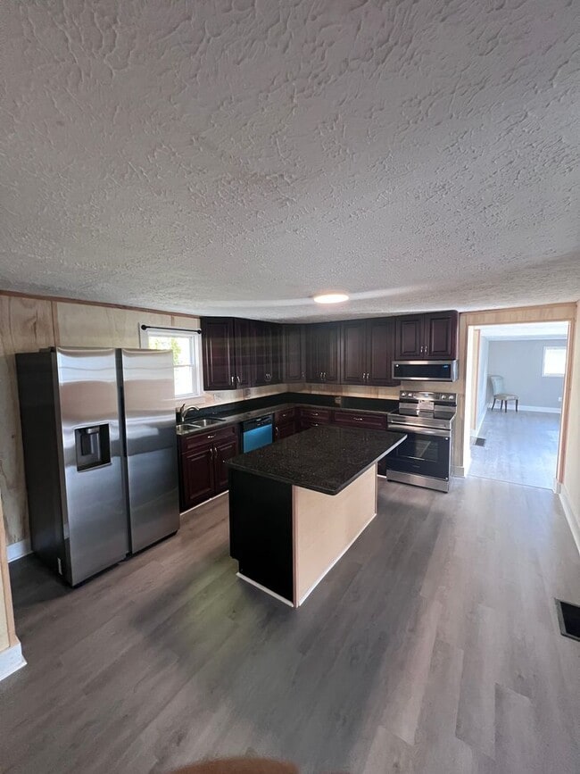 Photo - Charming Two-Story Home for Rent in North Hampton!