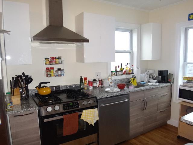 Photo - 135 Hillside St