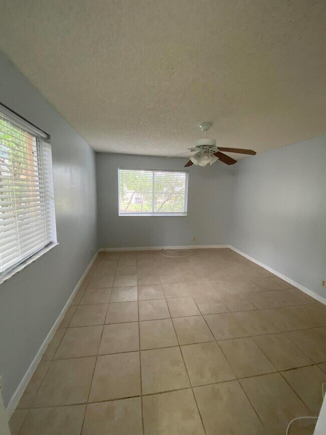 Photo - 9899 Westview Dr Unit 527
