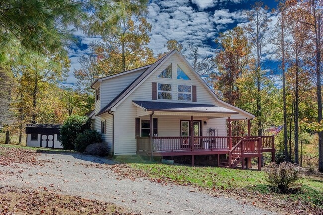 Photo - 450 Rhododendron Ln