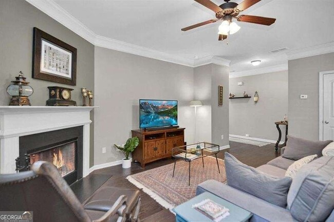 Photo - 307 Lakeside Ln