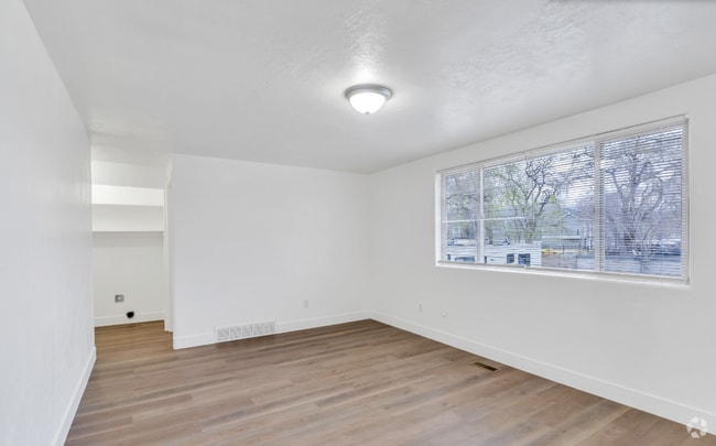 Building Photo - Remodeled 3-bedroom, 1-bathroom apartment ... Unit 69 A