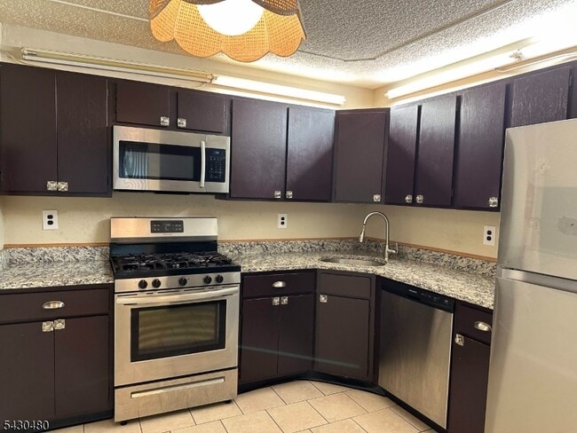 Building Photo - 122 Crabapple Ln Unit 122