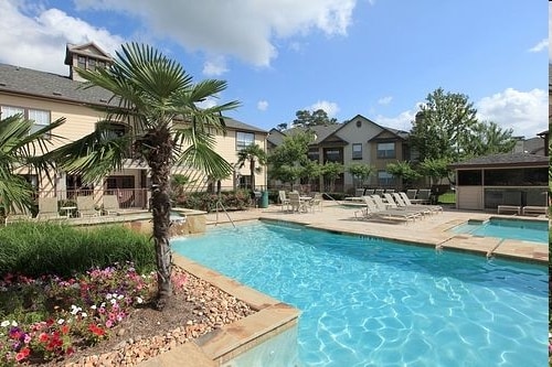 Pool - Bala Woods at Kingwood Apartments