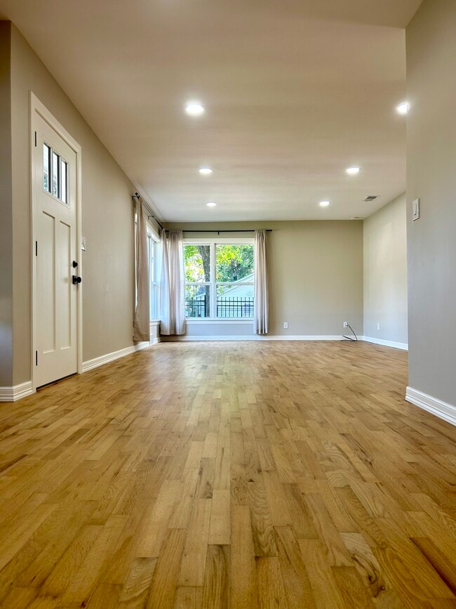 Photo - 1631 N Garland Ave