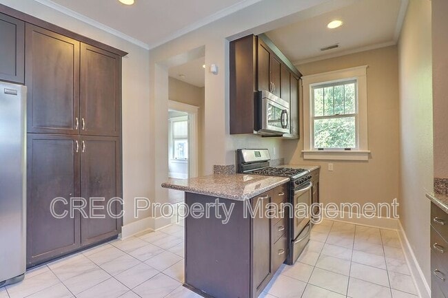 Photo - 831 Rutledge Ave