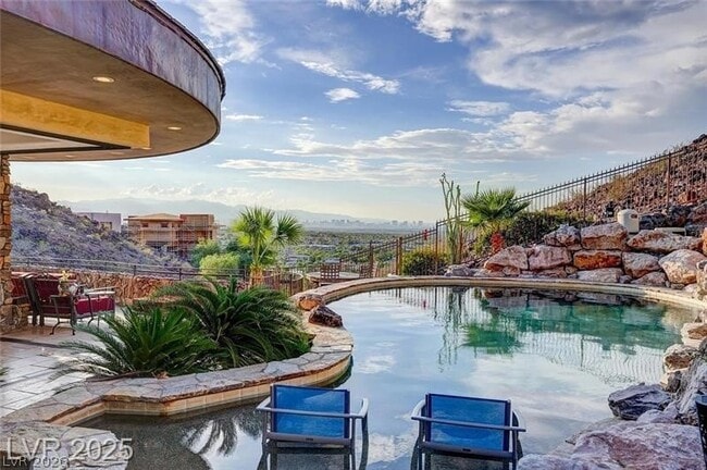 Photo - 1608 Liege Dr