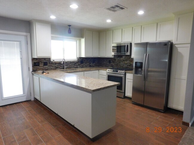 Photo - 1131 N Mono Ct