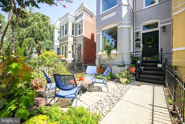 Photo - 707 12th St NE