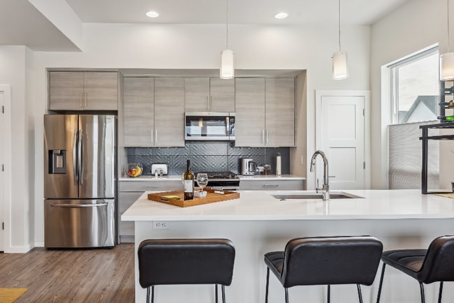 Photo - 743 Kubat Ln