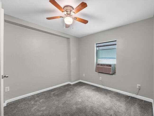 Photo - 1811 39th St