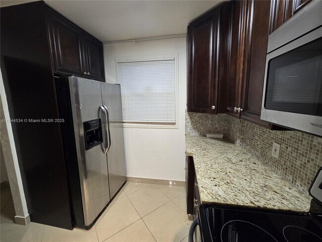 Photo - 115 Royal Pk Dr Unit 2H