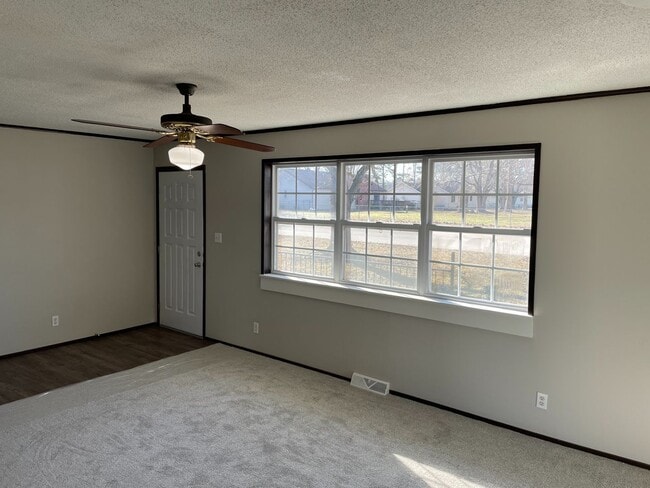 Photo - Rogersville Living at a great price .