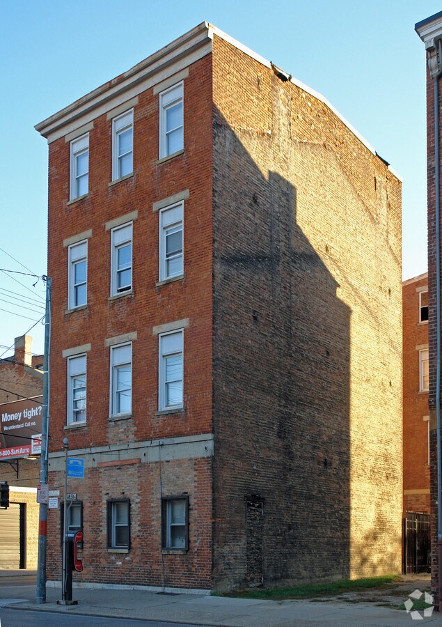 Photo - 1830 Elm St