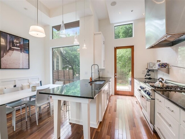 Photo - 1621 W 12th St Unit A