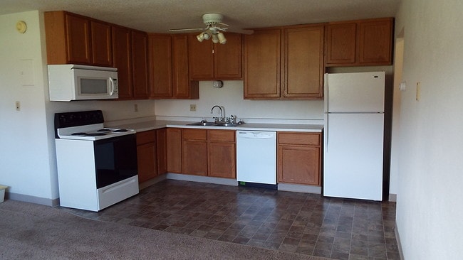 Photo - College Manor