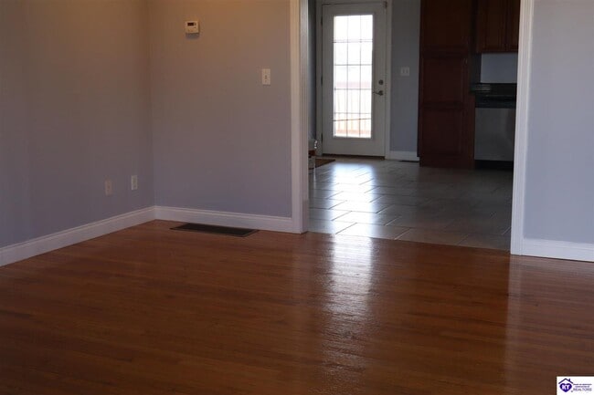 Photo - 121 Twin Lakes Dr